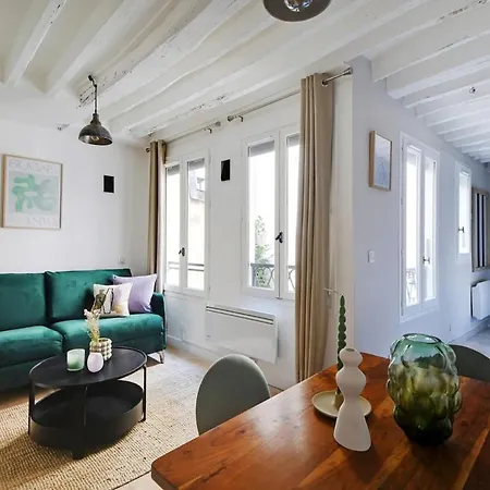Magnifique In The Marais -
