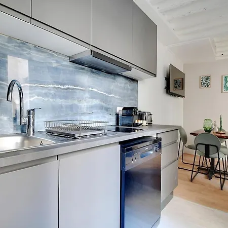 Magnifique In The Marais -